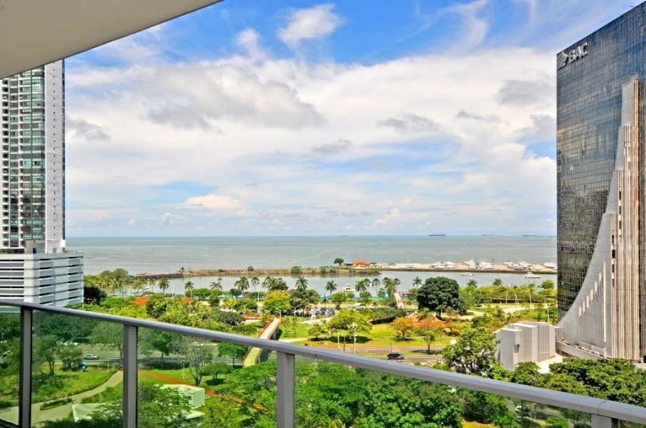 RE/MAX real estate, Panama, Panama - Bella Vista, ABSOLUTE GEM - Views From Every Corner 